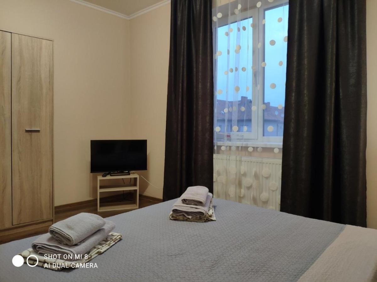 Apartments Domovik Мостова 5 Кв 44 Мукачево Екстер'єр фото