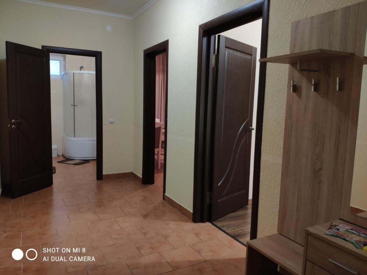 Apartments Domovik Мостова 5 Кв 44 Мукачево Екстер'єр фото