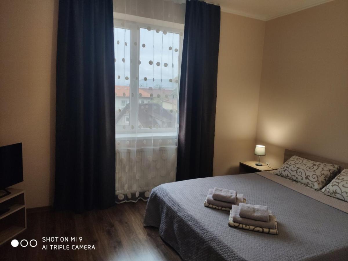 Apartments Domovik Мостова 5 Кв 44 Мукачево Екстер'єр фото